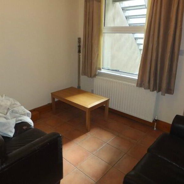 Flat 1, 10 Lower Windsor Avenue, Belfast, BT9 7DW - Photo 1