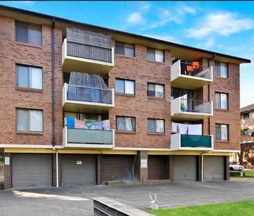 COSY UNIT IN GREAT LOCATION - Photo 5