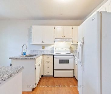 For Lease - 115 Stewart Street, Oakville, Ontario - Photo 4