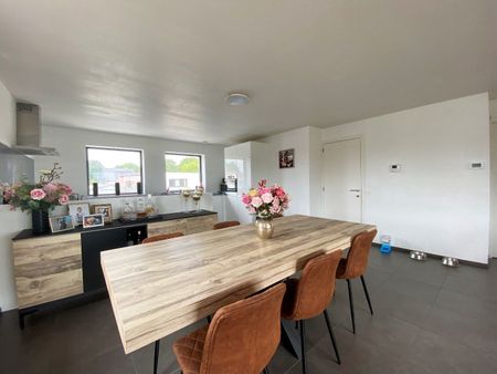 MODERN DUPLEX APPARTEMENT MET 3 SLAAPKAMERS EN GARAGE - Foto 5