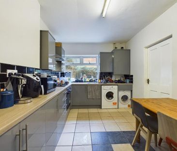 5 bedroom terraced house to rent - Photo 2