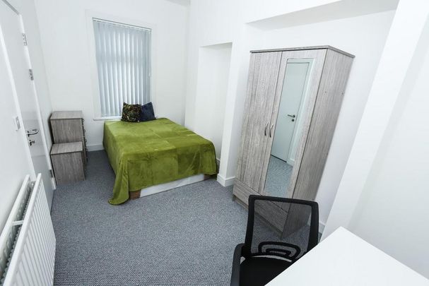 4 bedroom terraced house to rent - Photo 1