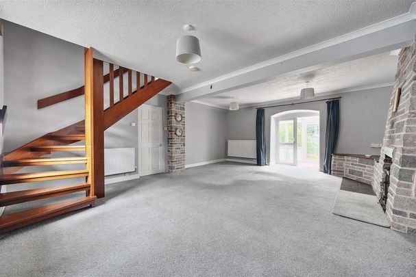 4 bedroom terraced house to rent - Photo 1