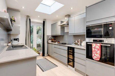 2 Bedroom Apartment To Let - Photo 5