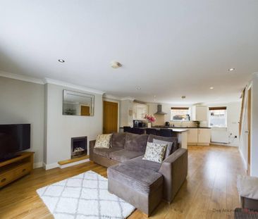 2 bedroom terraced house to rent - Photo 2