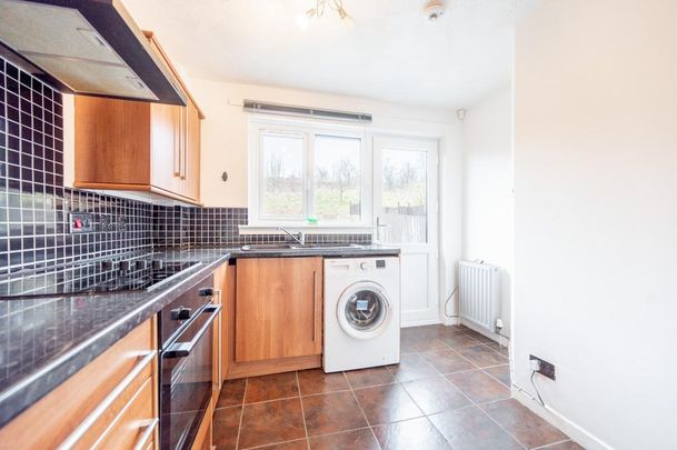 2 bedroom terraced house to rent - Photo 1