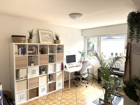 Appartement spacieux de 6 pièces au 2ème étage avec parking - Photo 4