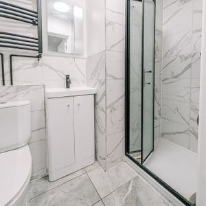 Studio Flat, Peacehaven, W3 - Photo 3