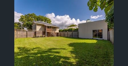 Beautifully presented Queenslander for Lease - Photo 5