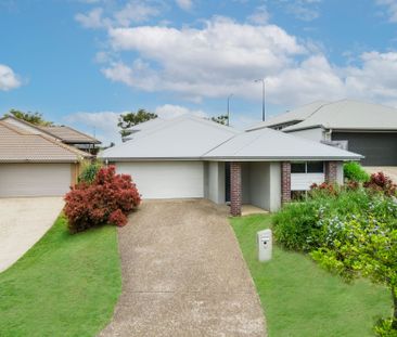 Modern & Spacious Family Home! - Photo 4