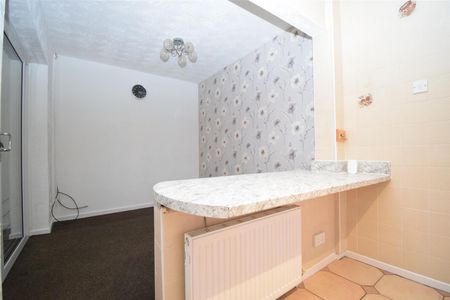 Mapplewell Drive, Ossett - Photo 3