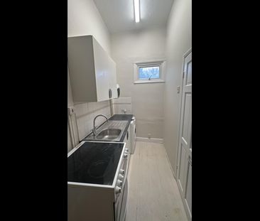 Studio Flat, High St, SE20 - Photo 1