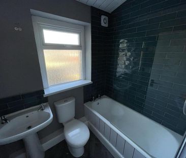 3 bedroom private hall to rent - Photo 3