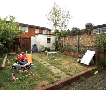 3 bedroom terraced house to rent - Photo 1