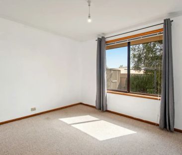 14 Hocking Crescent, Pooraka SA 5095 - Photo 3