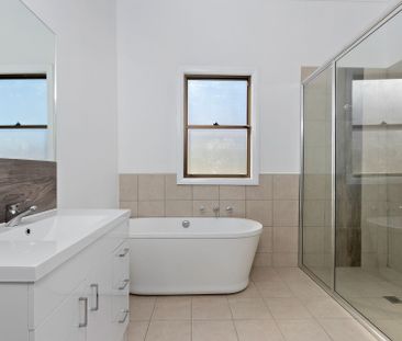 Refreshed classic located for convenience - Photo 4