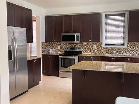 For Lease - 5343 Terry Fox Way, Mississauga, Ontario - Photo 4