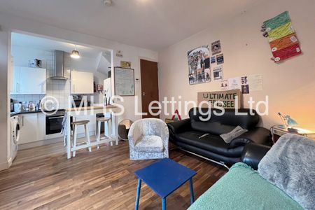 3 Bedroom Mid Terraced House for rent in Thornville Terrace - Photo 2