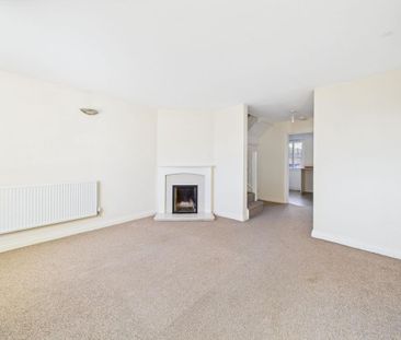 2 bedroom end of terrace house to rent - Photo 2