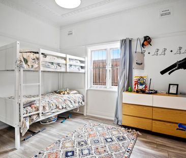 Charming semi in tree lined central pocket of Alexandria - Photo 2