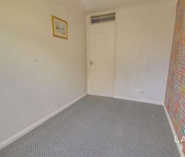 Knox Road, CO15 - Photo 2