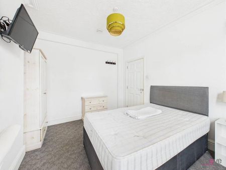 4 bedroom terraced house to rent - Photo 4