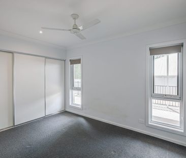 Spacious Modern Home with Dual Living - Photo 4