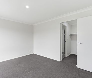 Spacious Family Home - Photo 2