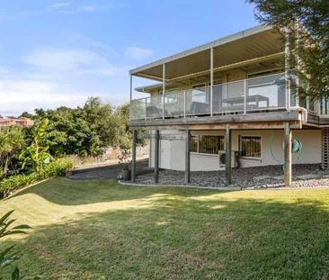 Spacious Quiet Living Plus Sea Views & Sun! - Photo 3