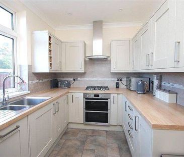 3 bedroom semi-detached house to rent - Photo 3