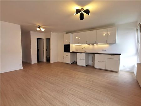 4 pièces - 75 m² - 3ème étage - Colocation non autorisée - Photo 2
