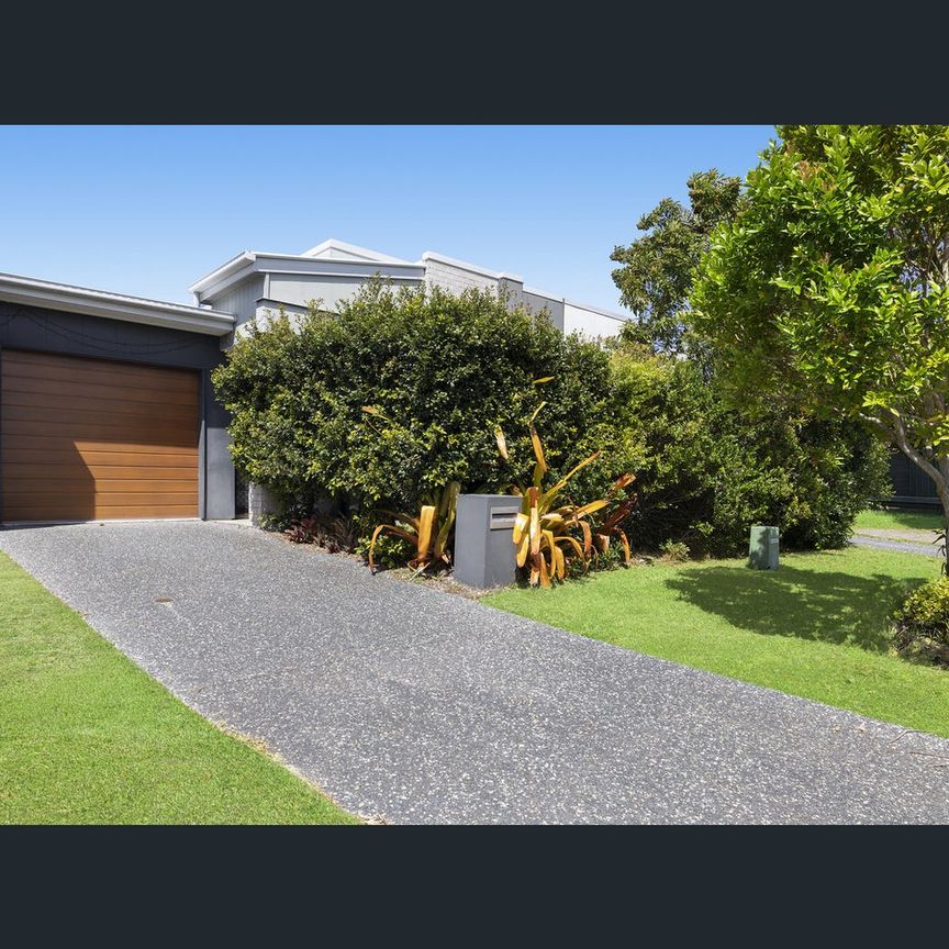 8 Chestnut Crescent, Caloundra West, Qld 4551 - Photo 1