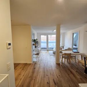 Perfekte WG-Dachgeschosswohnung mit Balkon - voll möbliert - Top-Lage nahe U6 Burggasse/ Stadthalle - Foto 2