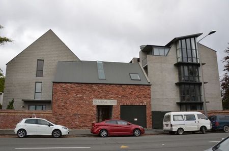 Modern City Living in St Marys Complex - Photo 2
