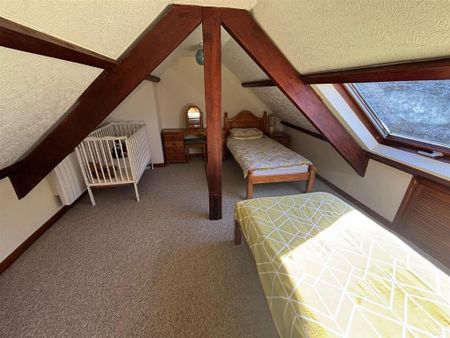 3 bedroom semi-detached house to rent - Photo 5