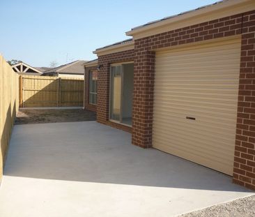 Neat 3 Bedroom Home!! - Photo 4