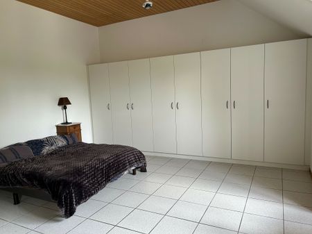 BEL APPARTEMENT PARTIELLEMENT RÉNOVÉ DANS DEMEURE VILLAGEOISE - Foto 4