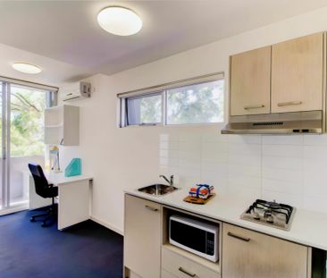 Large 1 Bedroom with Balcony - Photo 2