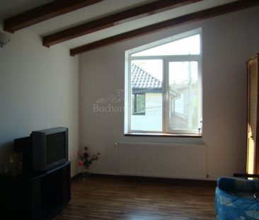 Beautifully Renovated Large Five Bed Villa with Pool, Pipera - Photo 2