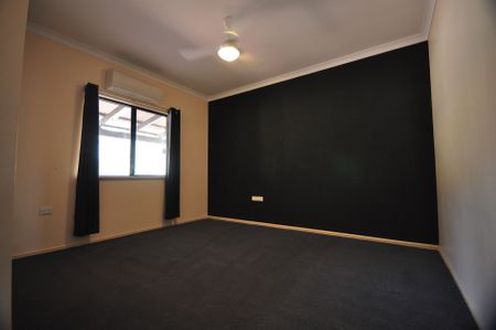 Relaxed Living with Pool & Outdoor Entertaining - Photo 4