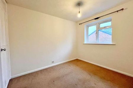 Woking, Surrey, GU21 - Photo 5