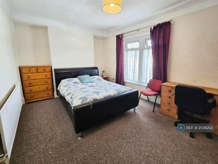 4 bedroom terraced house to rent - Photo 2