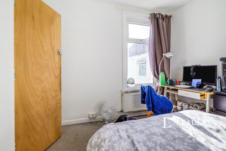 5 bedroom terraced house to rent - Photo 4