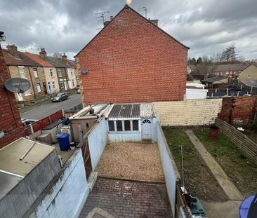 2 bedroom terraced house to rent - Photo 3