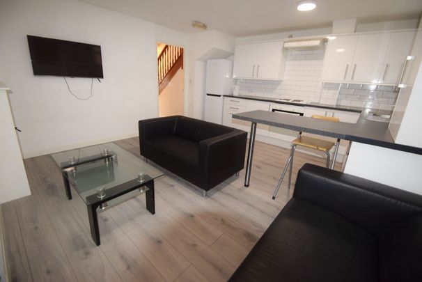 4 bedroom house share to rent - Photo 1