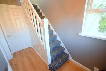 13 Ballygowan Road, Belfast, BT5 7LH - Photo 4