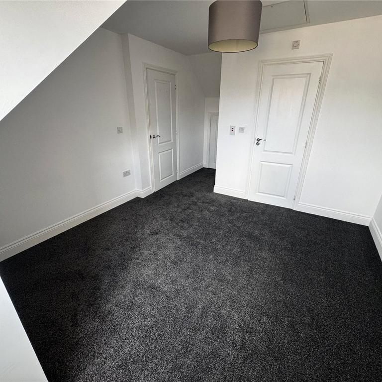 3 bedroom semi-detached house to rent - Photo 1