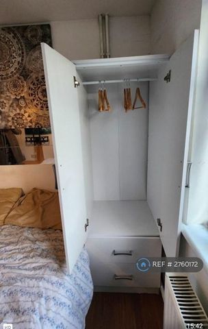 1 bedroom in a house share to rent - Photo 3