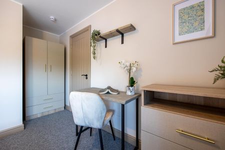 1 bedroom in a house share to rent - Photo 3