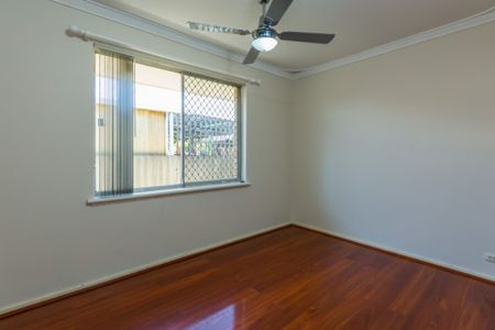 Perfect Location with Room to Move! *Open Mon 05/01 4.30pm to 4.45pm* - Photo 2